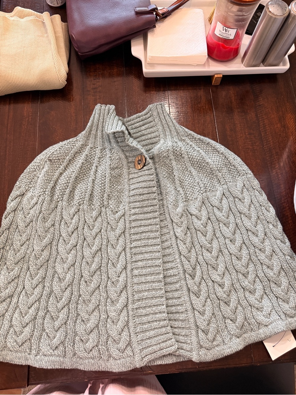 100% New Merino Wool Cable-Knit Short Cape Shrug in Green